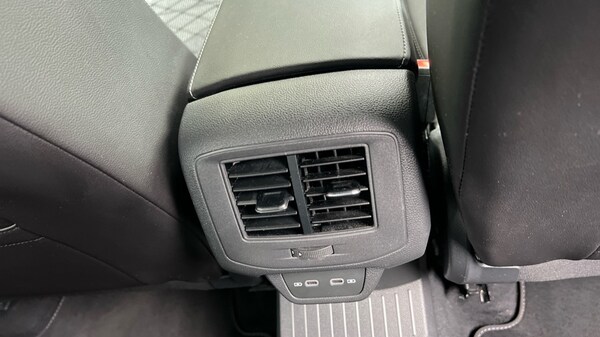 Used Volkswagen T-Roc 2024 for sale - 76168644: Photo 33