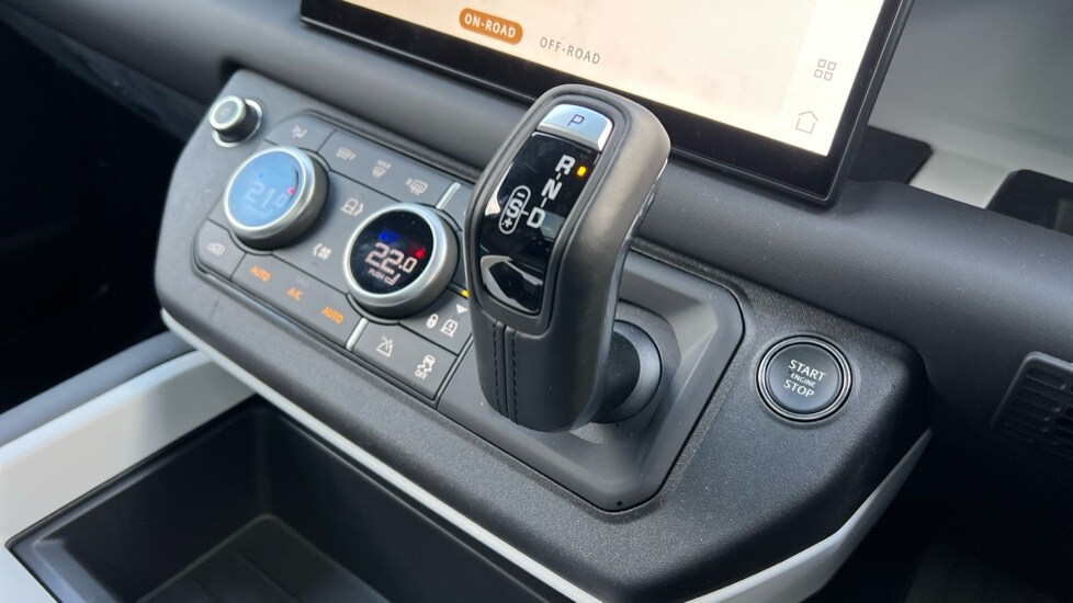 Used Land Rover Defender 2025 for sale - 76999518: Photo 13