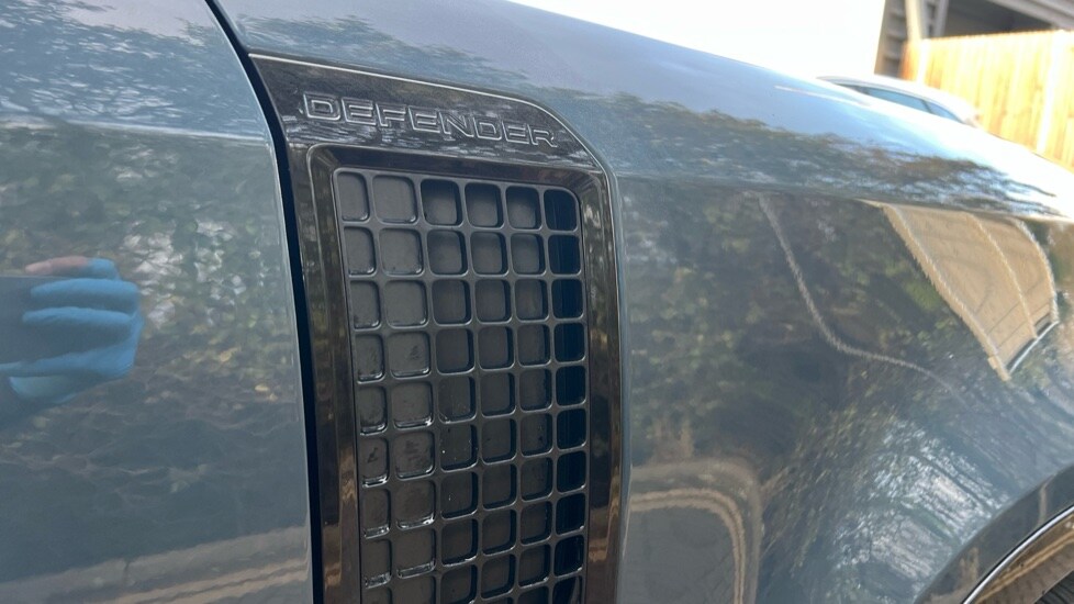 Used Land Rover Defender 2025 for sale - 76999518: Photo 24