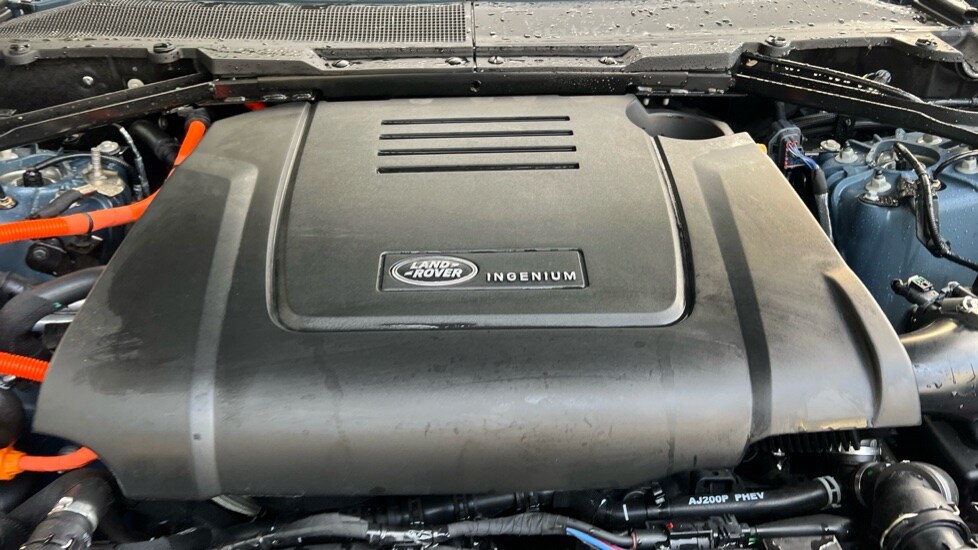 Used Land Rover Defender 2025 for sale - 76999518: Photo 30