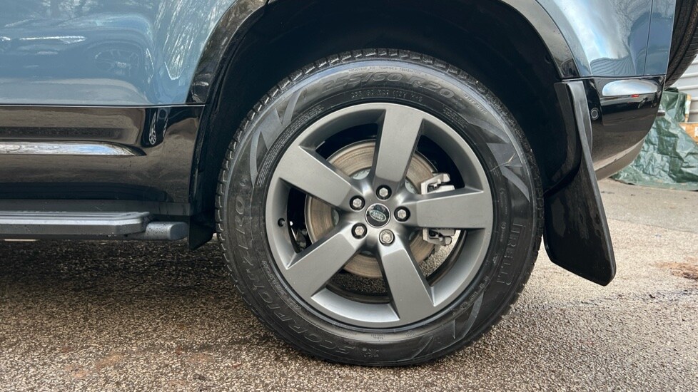 Used Land Rover Defender 2025 for sale - 76999518: Photo 33