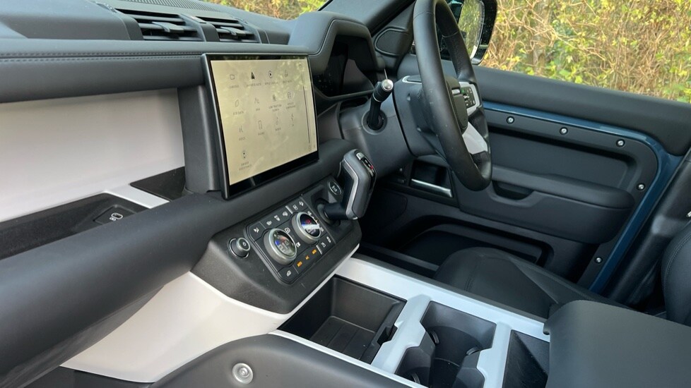 Used Land Rover Defender 2025 for sale - 76999518: Photo 39