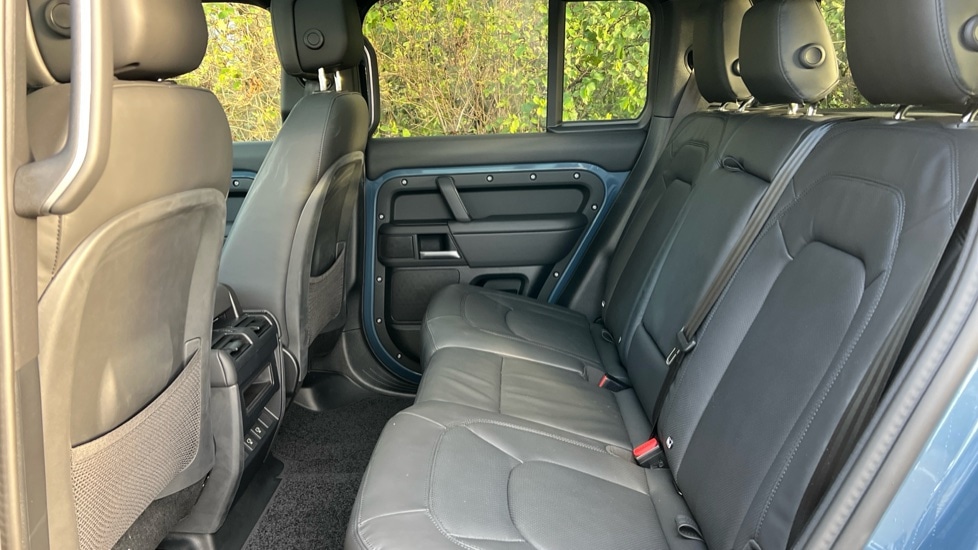 Used Land Rover Defender 2025 for sale - 76999518: Photo 4