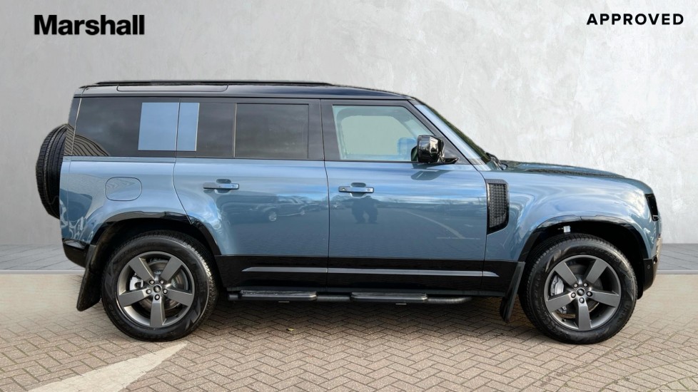 Used Land Rover Defender 2025 for sale - 76999518: Photo 5