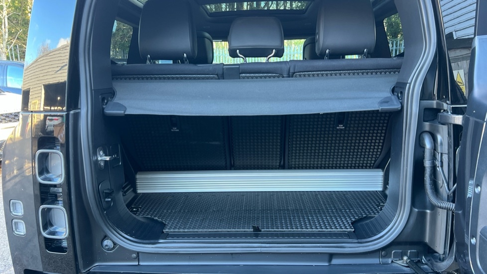 Used Land Rover Defender 2022 for sale - 76856429: Photo 10