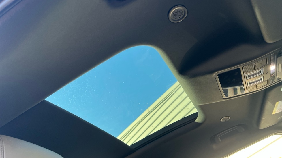 Used Land Rover Defender 2022 for sale - 76856429: Photo 21