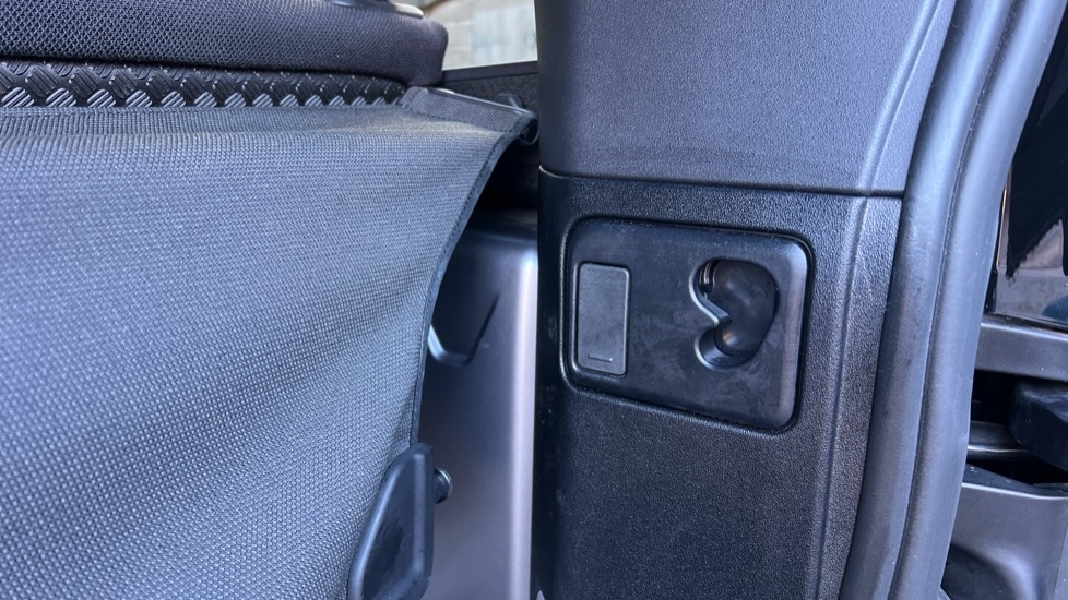 Used Land Rover Defender 2022 for sale - 76856429: Photo 37