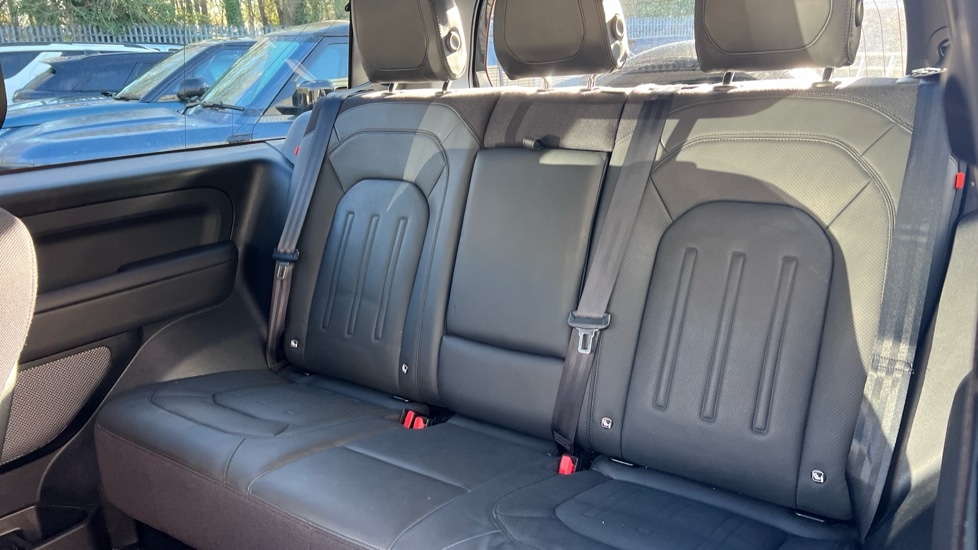 Used Land Rover Defender 2022 for sale - 76856429: Photo 4