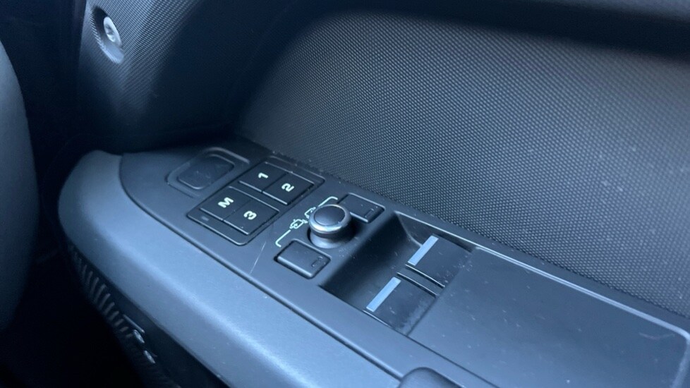 Used Land Rover Defender 2022 for sale - 76856429: Photo 42