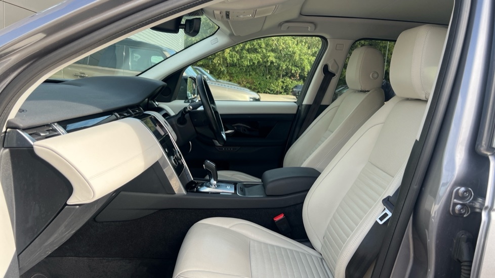 Used Land Rover Discovery Sport 2019 for sale - 76146195: Photo 3