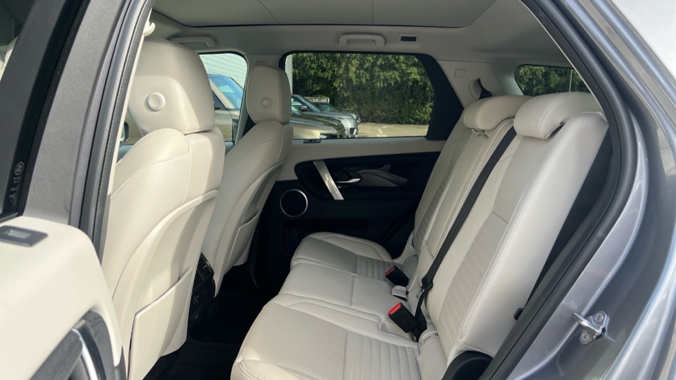Used Land Rover Discovery Sport 2019 for sale - 76146195: Photo 4