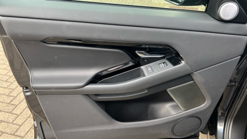 Used Land Rover Range Rover Evoque 2025 for sale - 75984840: Photo 22