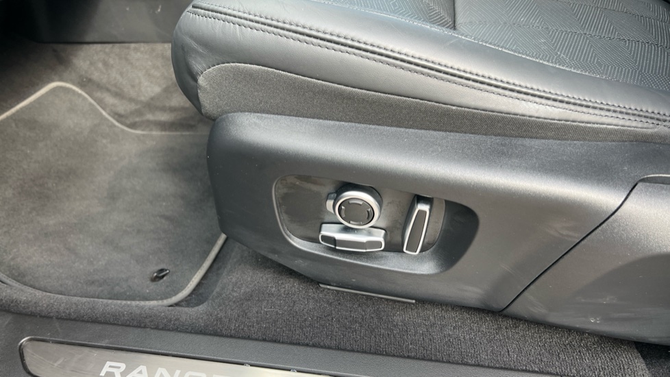 Used Land Rover Range Rover Evoque 2025 for sale - 75984840: Photo 23