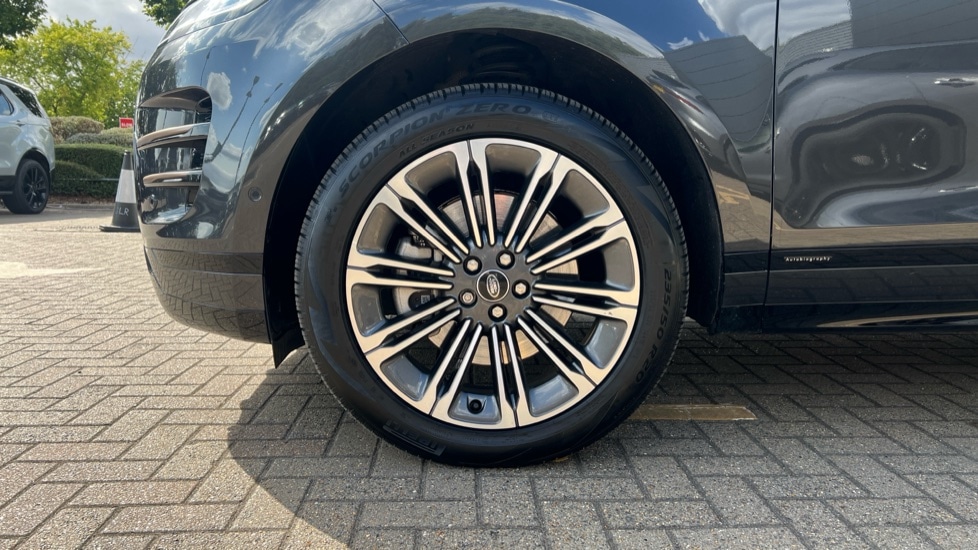 Used Land Rover Range Rover Evoque 2025 for sale - 75984840: Photo 31