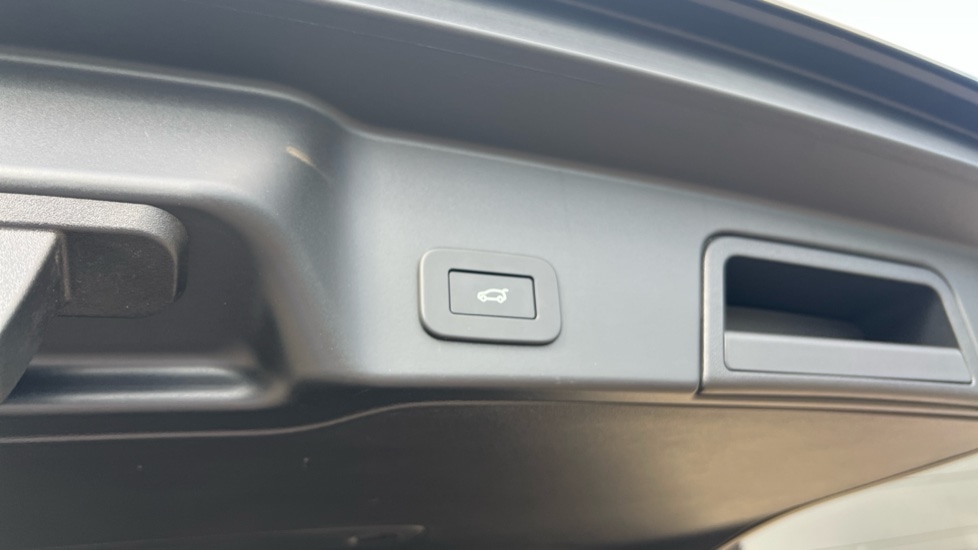 Used Land Rover Range Rover Evoque 2025 for sale - 75984840: Photo 36