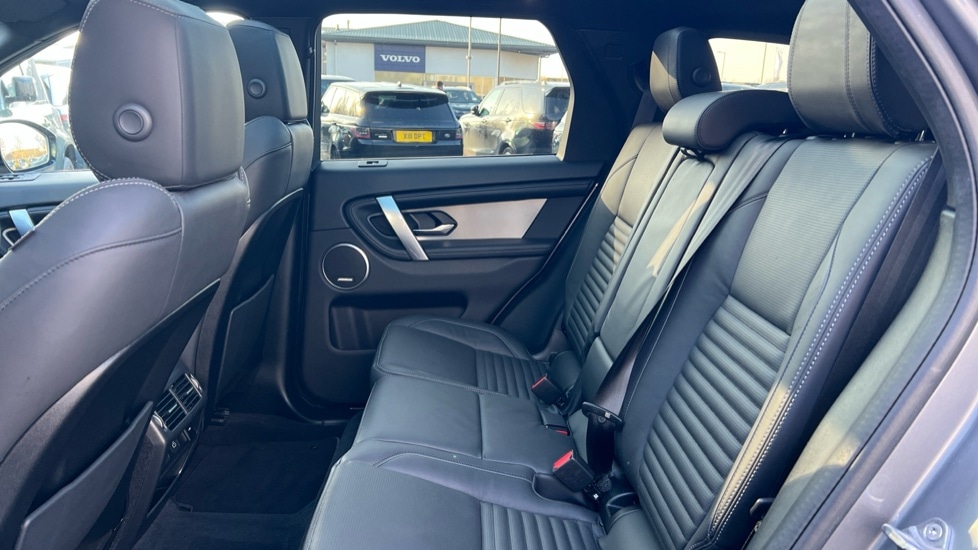 Used Land Rover Discovery Sport 2023 for sale - 77010212: Photo 4