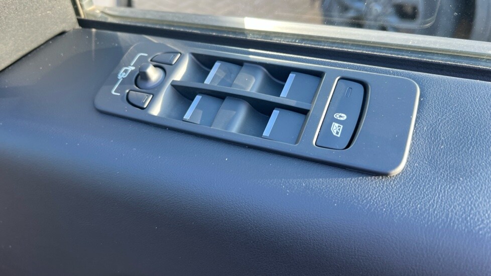 Used Land Rover Discovery Sport 2023 for sale - 77010212: Photo 41