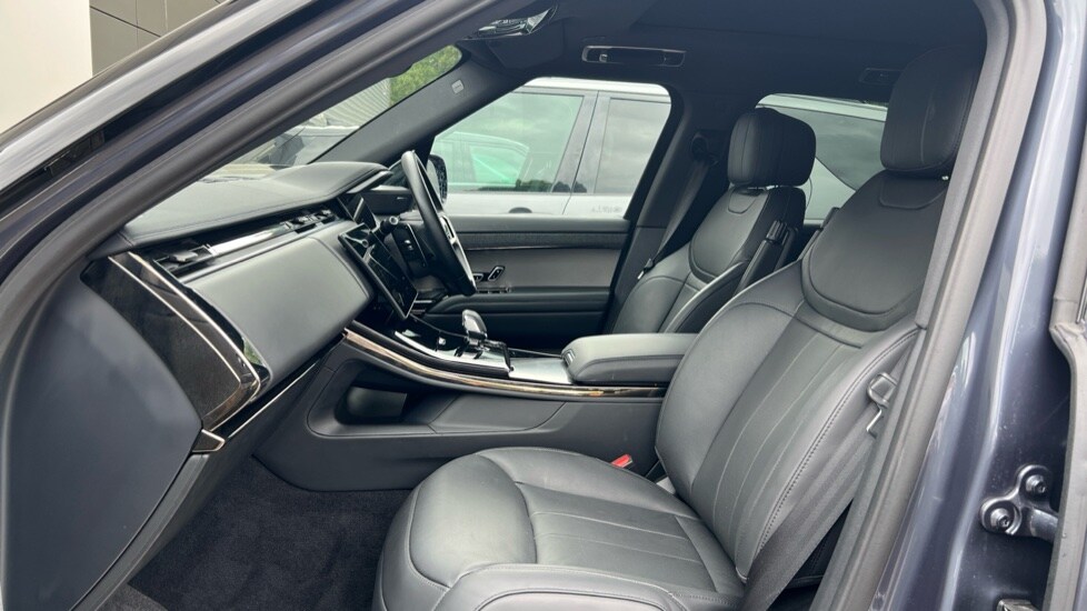 Used Land Rover Range Rover Sport 2024 for sale - 76014884: Photo 3