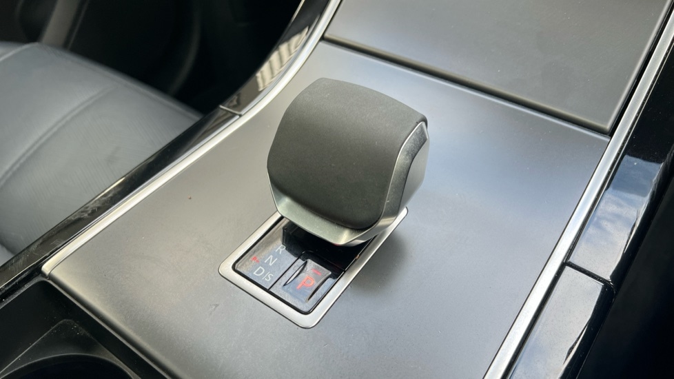 Used Land Rover Range Rover Velar 2023 for sale - 76709588: Photo 13