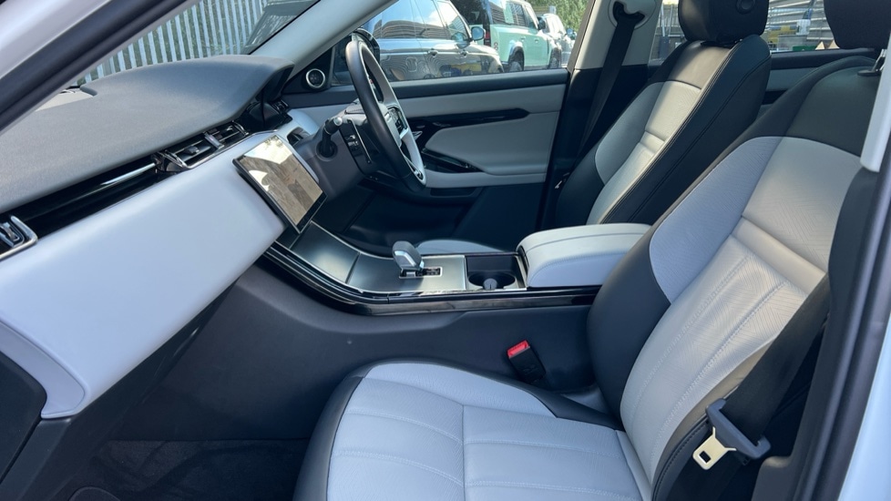 Used Land Rover Range Rover Evoque 2025 for sale - 76393742: Photo 3