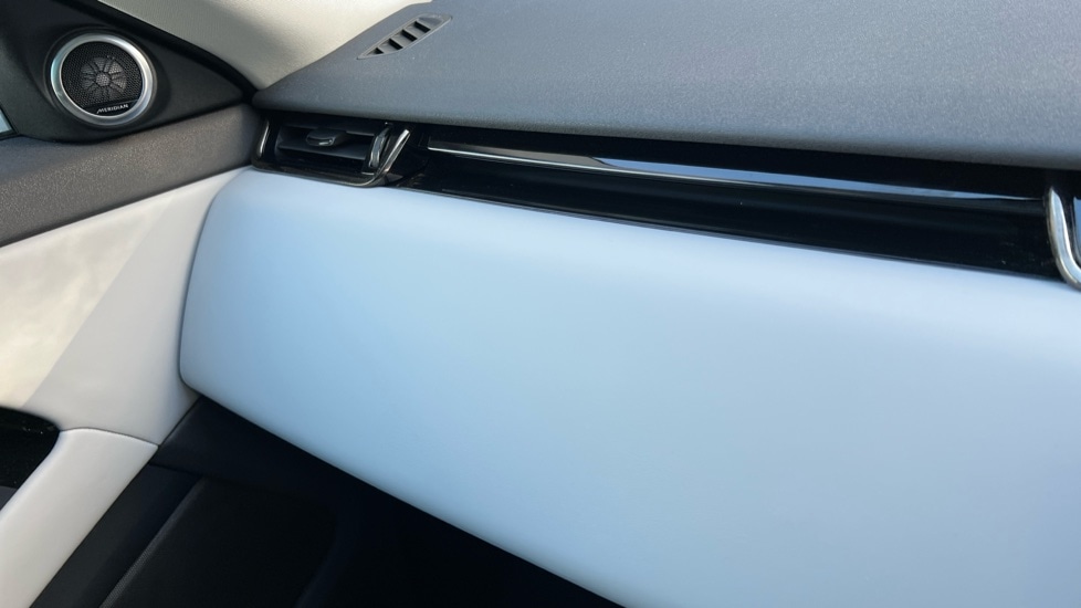 Used Land Rover Range Rover Evoque 2025 for sale - 76393742: Photo 35