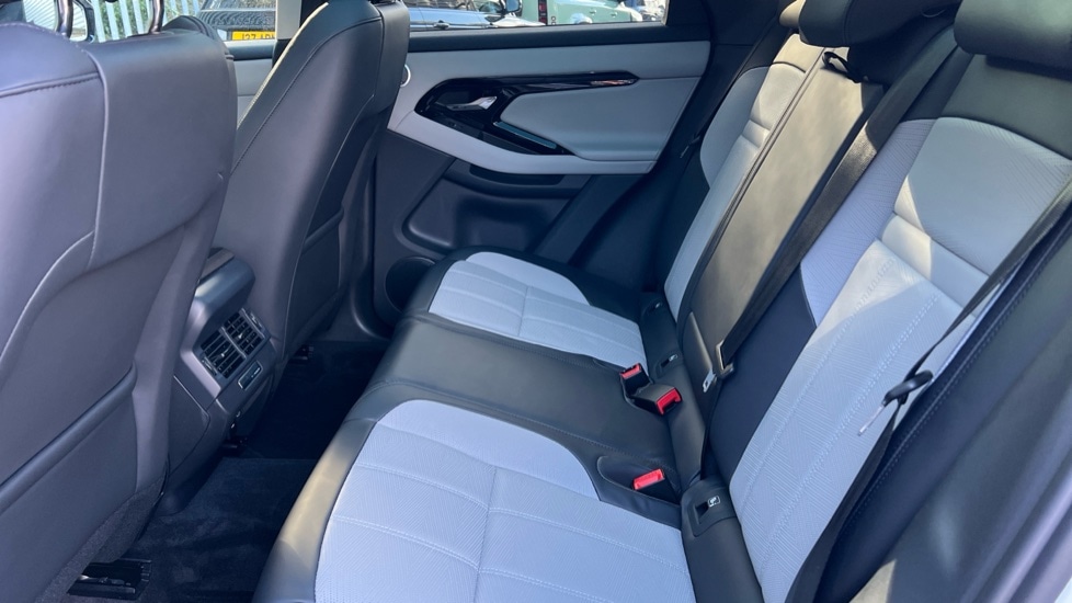 Used Land Rover Range Rover Evoque 2025 for sale - 76393742: Photo 4