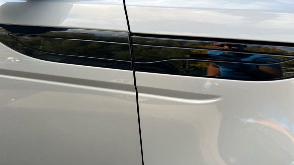 Used Land Rover Range Rover Evoque 2025 for sale - 76145881: Photo 22