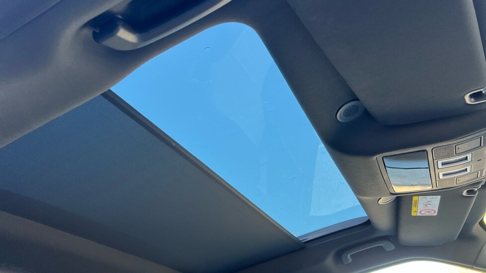 Used Land Rover Discovery 2023 for sale - 76033934: Photo 21