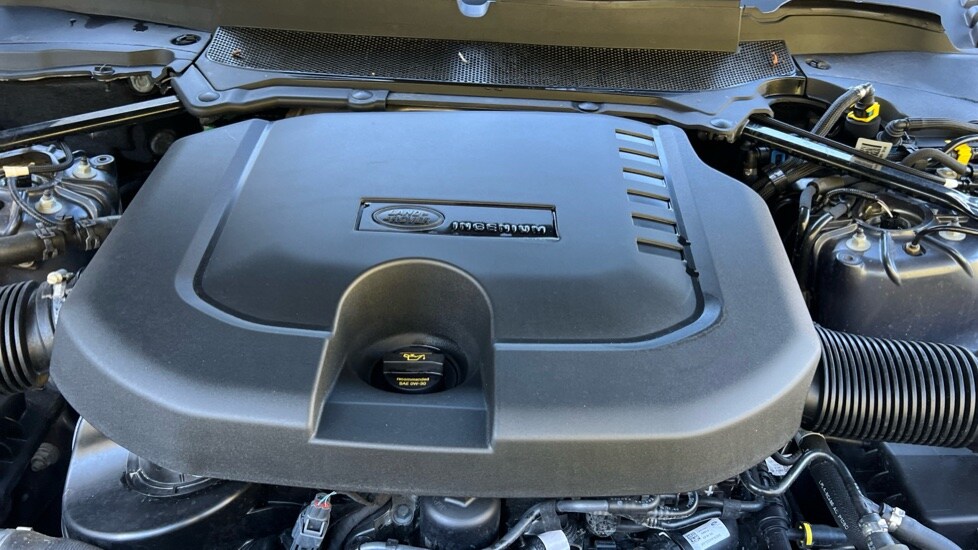 Used Land Rover Discovery 2023 for sale - 76033934: Photo 30