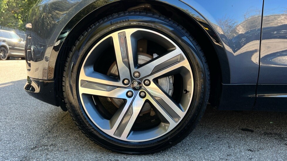 Used Land Rover Discovery 2023 for sale - 76033934: Photo 31