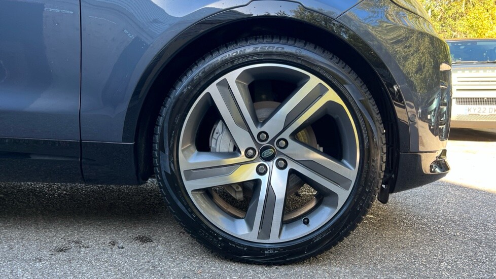 Used Land Rover Discovery 2023 for sale - 76033934: Photo 33