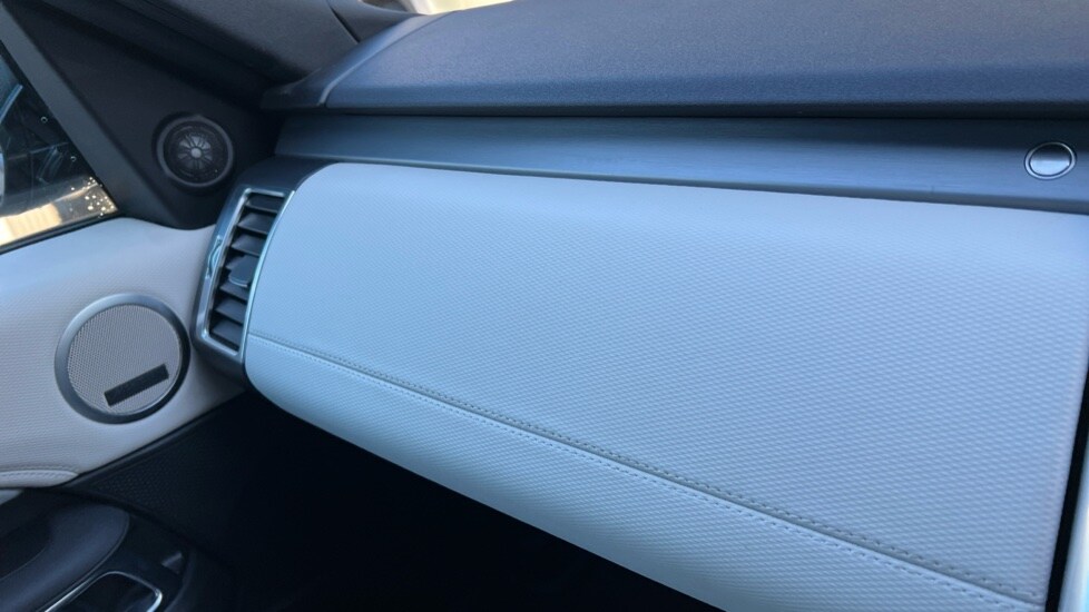 Used Land Rover Discovery 2023 for sale - 76033934: Photo 35