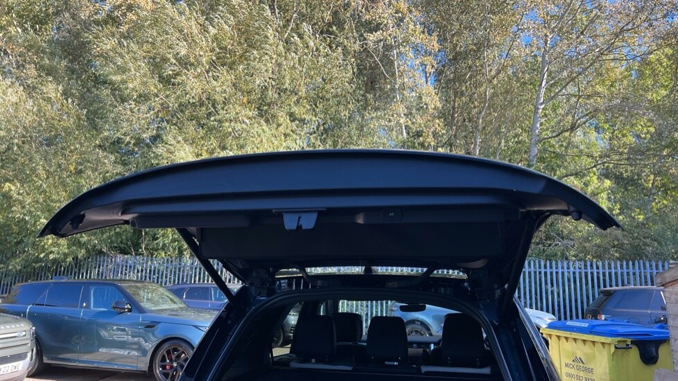 Used Land Rover Discovery 2023 for sale - 76033934: Photo 36