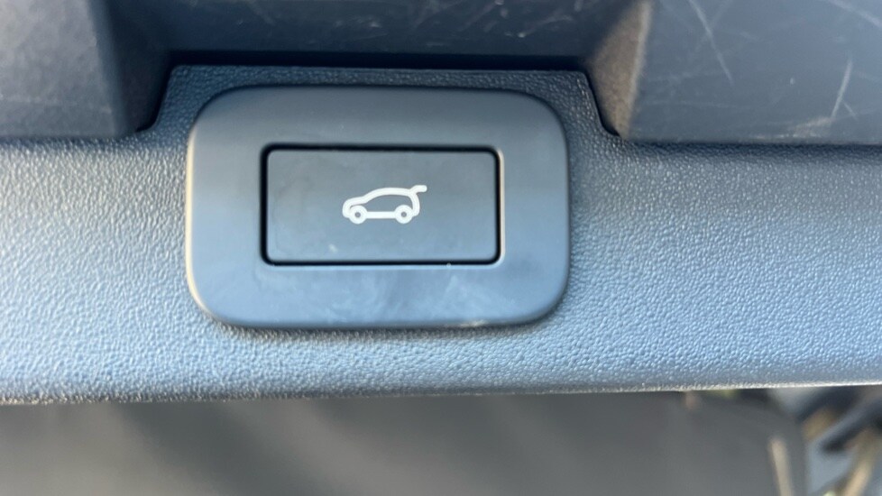 Used Land Rover Discovery 2023 for sale - 76033934: Photo 38