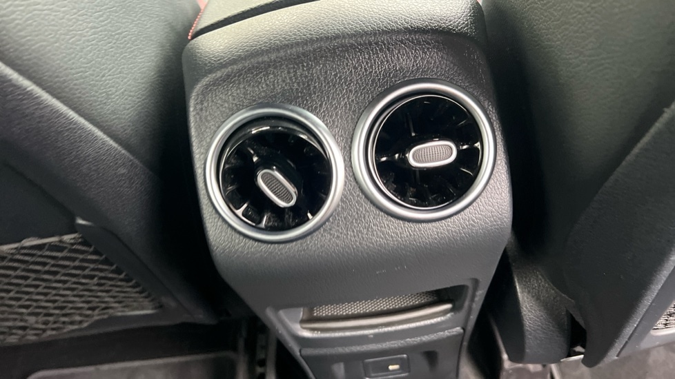 Used Mercedes-Benz GLB 2023 for sale - 77035810: Photo 33