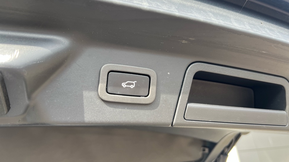 Used Land Rover Range Rover Velar 2022 for sale - 76176201: Photo 37