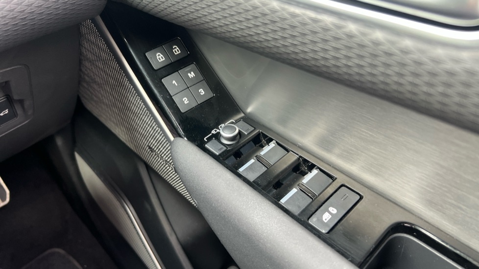 Used Land Rover Range Rover Velar 2022 for sale - 76176201: Photo 40