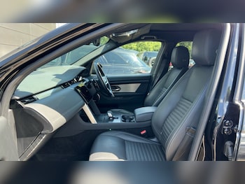 Used Land Rover Discovery Sport 2023 for sale - 75465620: Photo