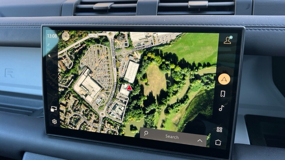 Used Land Rover Defender 2025 for sale - 76704288: Photo 11