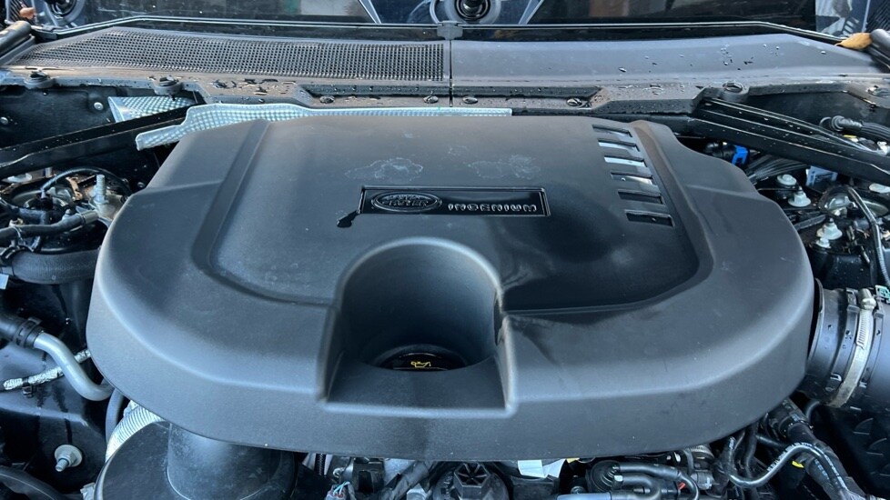 Used Land Rover Defender 2025 for sale - 76704288: Photo 30