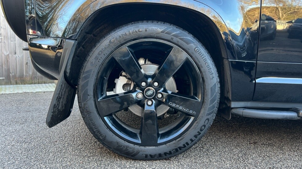 Used Land Rover Defender 2025 for sale - 76704288: Photo 31