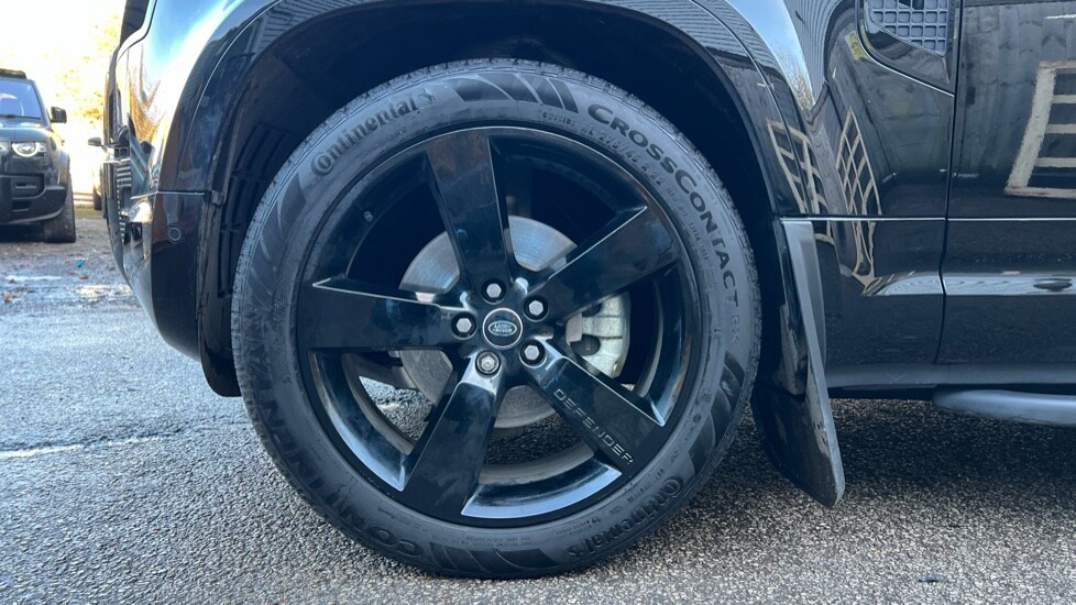 Used Land Rover Defender 2025 for sale - 76704288: Photo 32