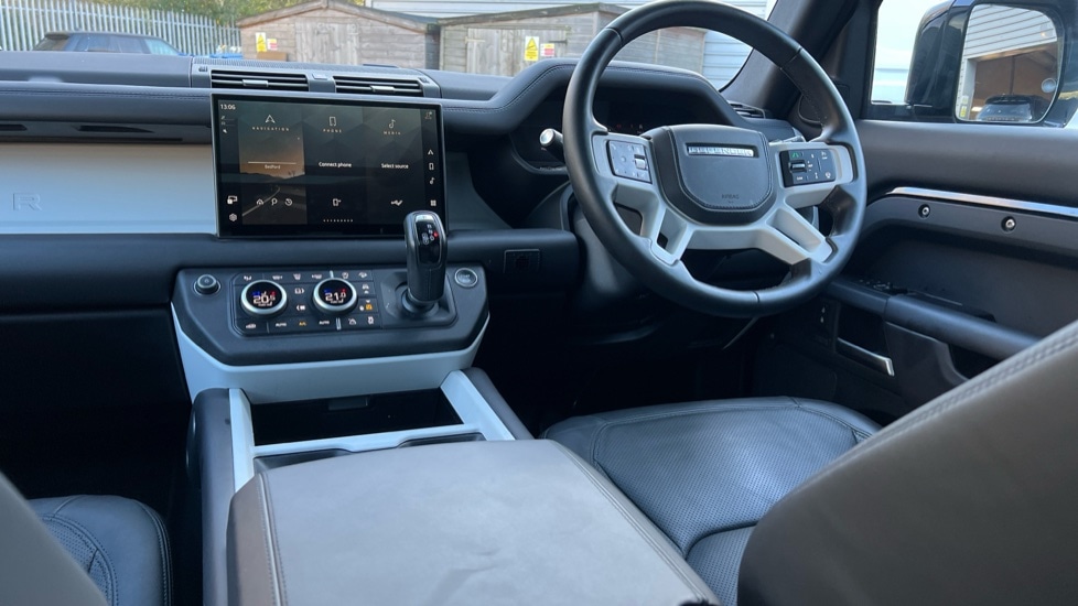 Used Land Rover Defender 2025 for sale - 76704288: Photo 38