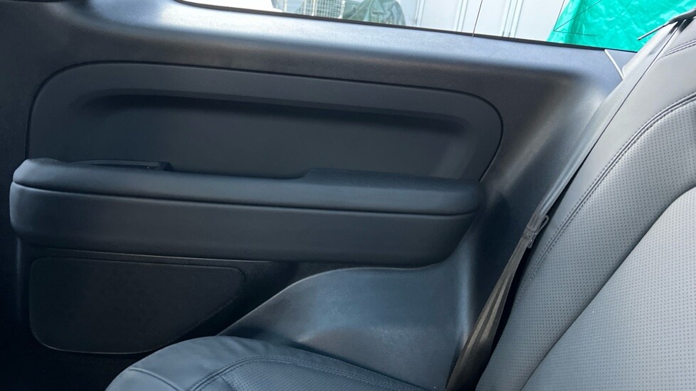 Used Land Rover Defender 2025 for sale - 76704288: Photo 40