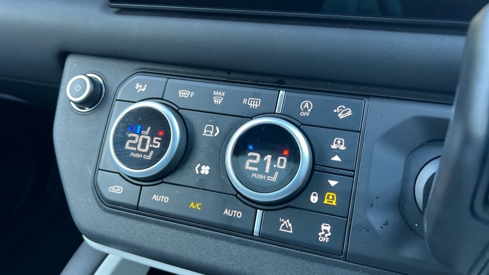 Used Land Rover Defender 2025 for sale - 76704288: Photo 43