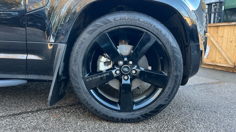 Used Land Rover Defender 2025 for sale - 76704288: Photo 8