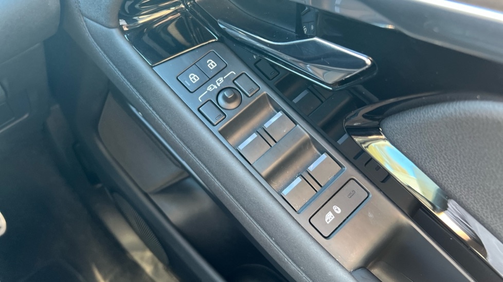Used Land Rover Range Rover Evoque 2023 for sale - 76384554: Photo 42