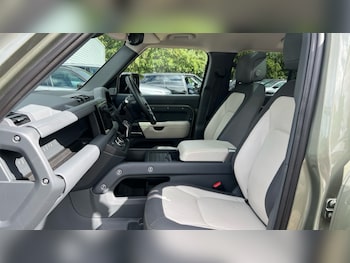 Used Land Rover Defender 2024 for sale - 75954809: Photo