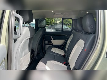 Used Land Rover Defender 2024 for sale - 75954809: Photo