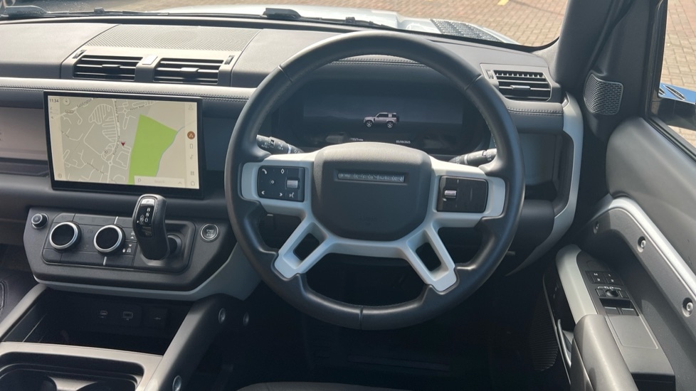 Used Land Rover Defender 2024 for sale - 76966806: Photo 15